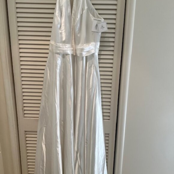 WEDDING GOWN, HIGH NECK, 16W , DAVIDS BRIDAL, NEW - Picture 1 of 1